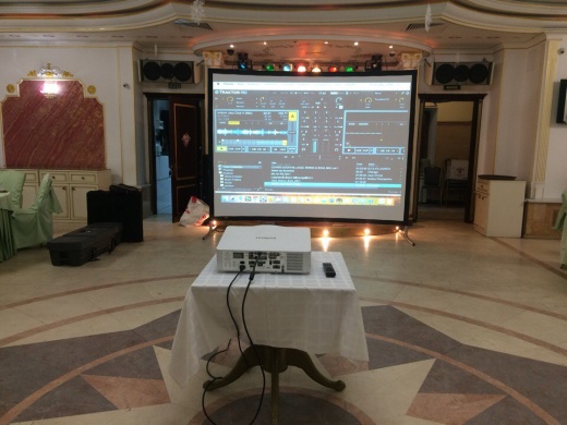 Комплект экран 3х2 метра и проектор 6000 люмен